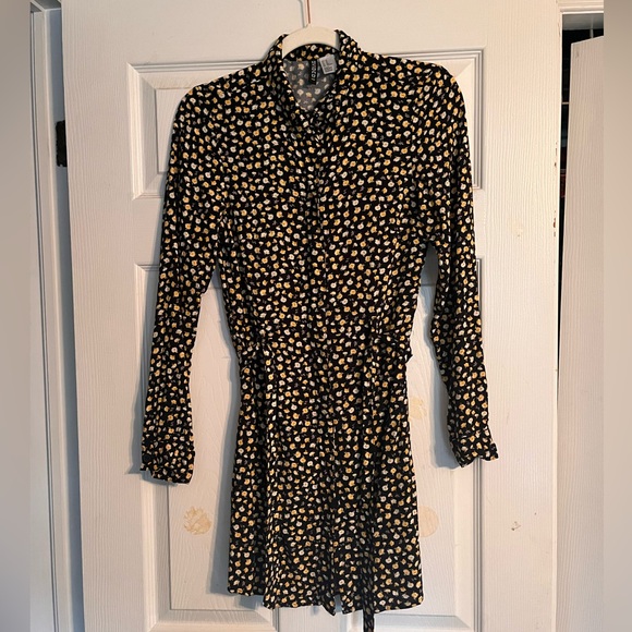 Divided - Long Sleeve Collard Button Up Patterned Dress - Size XS - Picture 2 of 4